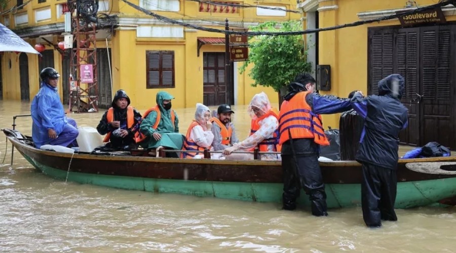 Во Вьетнаме в результате наводнений погибли более 40 человек