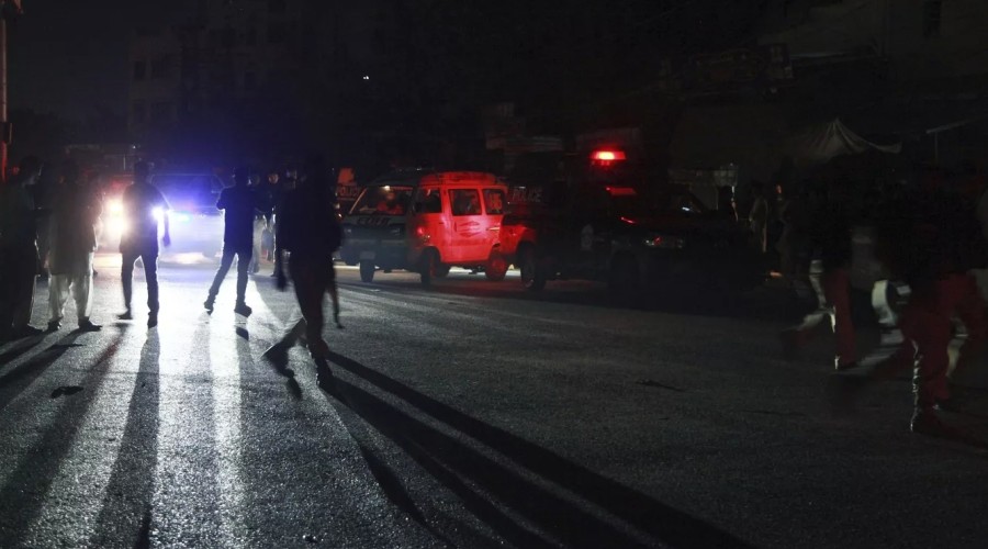 В Пакистане ликвидировали трех террористов, напавших на полицейский штаб