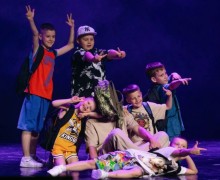 «Revolution of Dance» — растяжка и танцевальные направления для здоровья и красоты